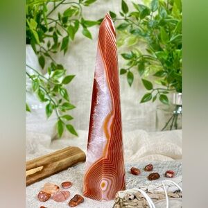 Elegant Red Agate Decorative Obelisk